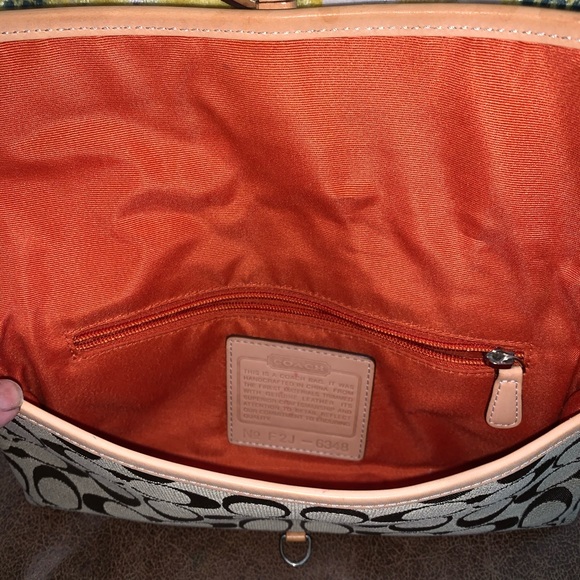 Small Coach handbag - Picture 2 of 6